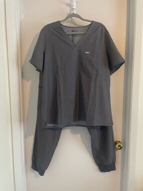 FIGS Scrub Set Catarina Top + Zamora Jogger Gray 2XL NWT
